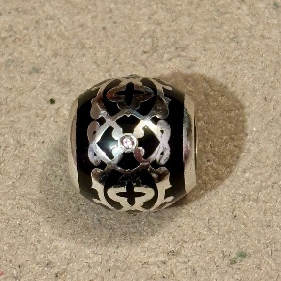 🆕 Brighton Sophia bead Intricate silver design on black enamel Retired NWOT - Picture 1 of 6